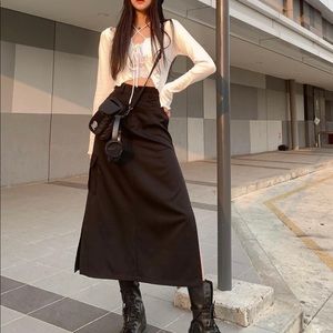 Gorgeous skirt (real pics and vid)